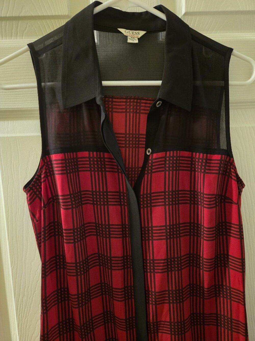 Guess sleeveless blouse